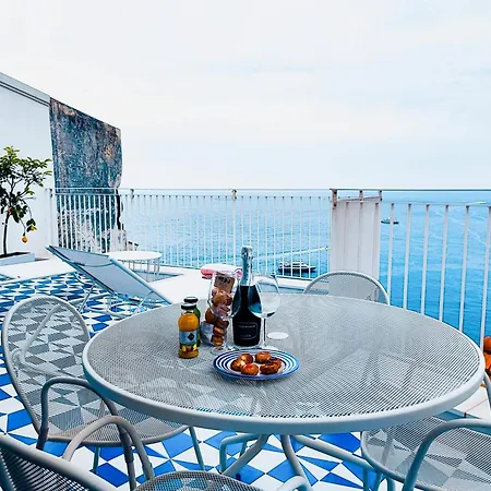 Amalfully Boutique - A Seaview Gem *